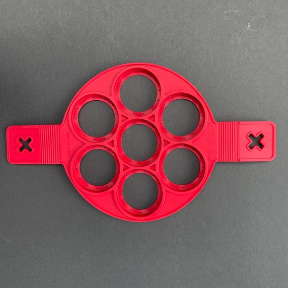 Flippin Fantastic Perfect Pancake Maker Pan Flip Egg Omellete Non Stick Silicone - Picture 3 of 9